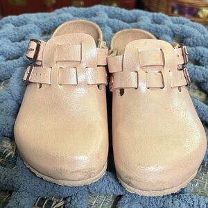 Chic baby pink Leather Clogs with Buckle